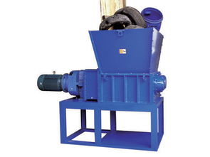 万能粉碎机 实木树枝撕碎机与阜新废料撕碎机的全面解析